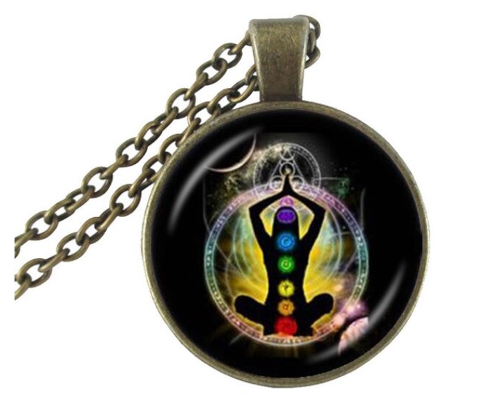 Csakra szimbólumos üveg medál lánccal