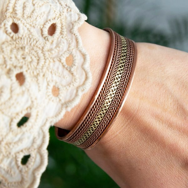 Fonott mintás elegáns réz karkötő - Image 2
