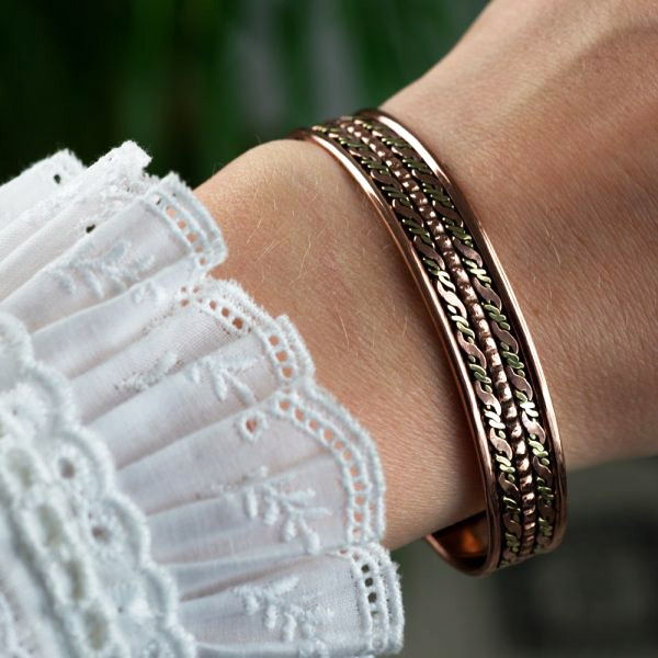 Fonott mintás elegáns réz karkötő - Image 2