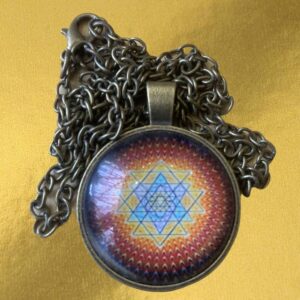 Sri Yantra üveg függős nyaklánc