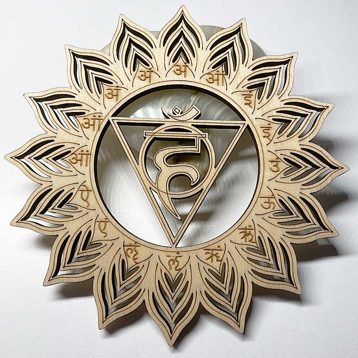 Torokcsakra szimbólumos fali függő