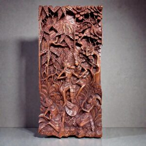 Balinéz kézzel faragott fatábla – Ráma és Szítá ábrázolása (52,5 × 25 × 4 cm)