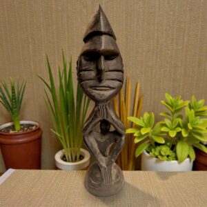 Balinéz meditáló alak kézzel faragott fa szobor (26 cm)